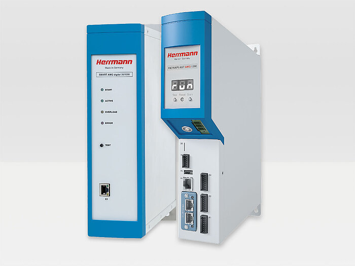 Dos generadores ultrasónicos de Herrmann con pantallas y conectores de control